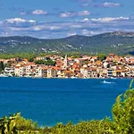 Διαμέρισμα In Tribunj With Sea View, Terrace, Air Conditioning, Wifi 68-2 Tribalj