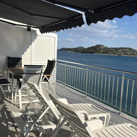 דירה In Tribunj With Sea View, Terrace, Air Conditioning, Wifi 68-2 *