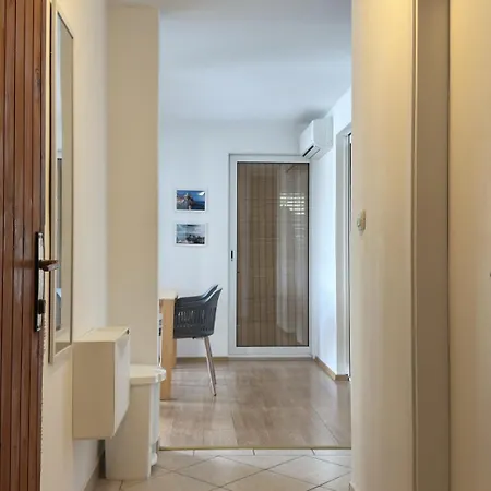Apartment In Tribunj With Sea View, Terrace, Air Conditioning, Wifi 68-2 Tribalj